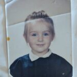Alison Wheeler Instagram – Moi quand tu me demandes mon carnet de correspondance #90s #lebondieusansconfession #photodeclasse