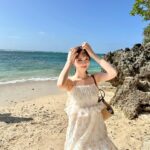 Alissa Yagi Instagram - コンタクトレンズと化粧ポーチをまるっと忘れて旅に出てしまい 現地のドンキで買い揃えることに…🥲笑(６枚目の写真) リップ @bbia.official 04番(01がお気に入りで追加購入🫶🏻) パレット @peripera_official #03 Honey Brown マスカラ @etudeofficial グレーブラウン(こちらもブラック愛用してて追加購入) カラコン @chusme_official Sugar greige て感じで お気に入りアイテムの色違い＆気になってたアイテムを 買えたので結果満足☺️🌼 あと、新入りのカゴバッグがとてもお気に入り。🤍