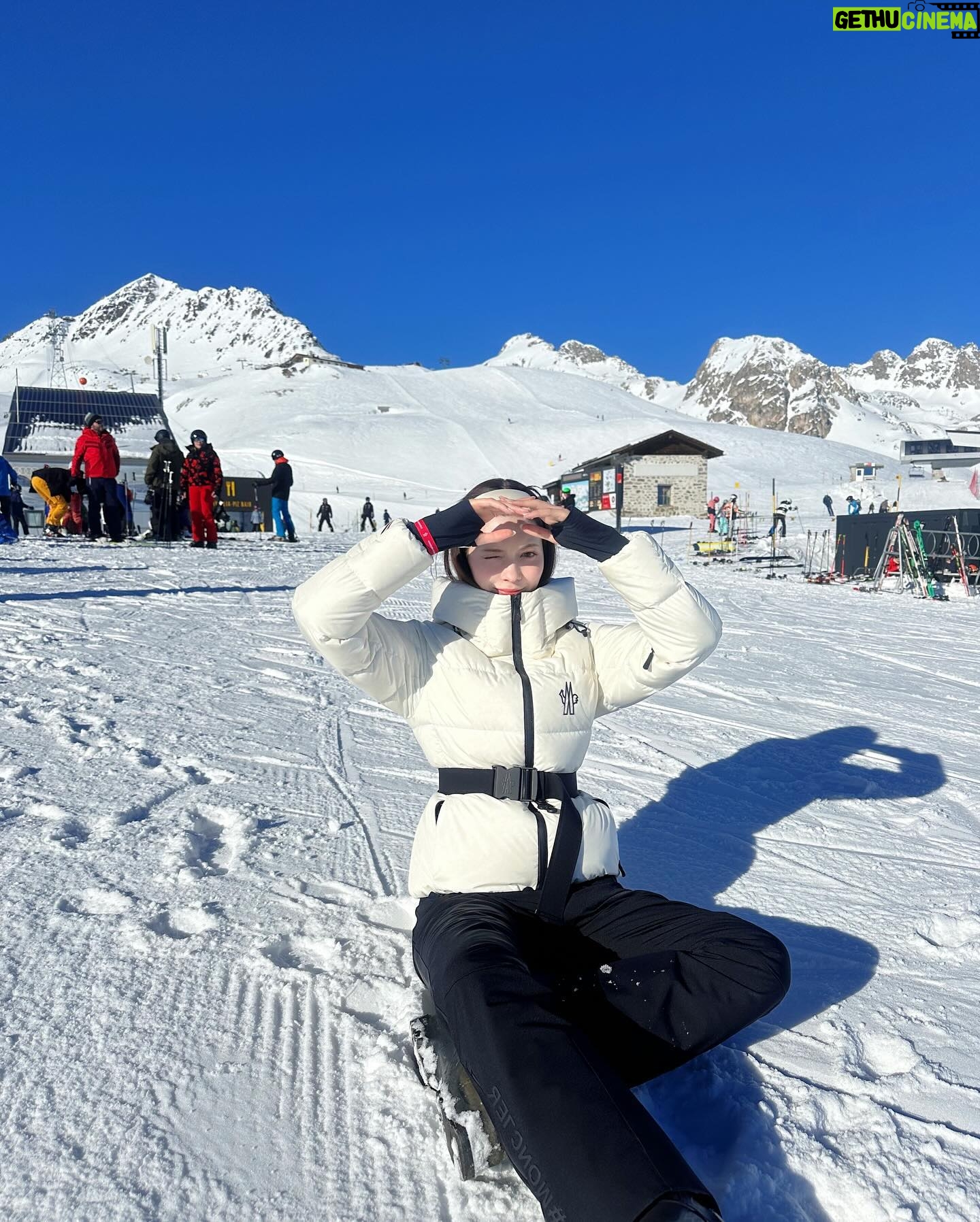 Alissa Yagi - 3 Likes - ⛷️❄️ #MonclerGrenoble 🤍