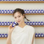 Alissa Yagi Instagram - ． 高校生の頃から何本リピートしたかわからないほど ずっと愛用している、タカミスキンピール☺️🫧 剥がさないマイルドな角質ケアで 肌の透明感やなめらかさを感じられる大好きなアイテム。 先日タカミの店舗"TAKAMI GINZA"に初めて伺ったのですが、 普段のスキンケアの見直しや正しいお肌への触れ方のアドバイスなどのスキンケアレッスンを受けることができて とても勉強になりました🧐 お肌に悩みのある方はぜひレッスンを体験しに TAKAMI GINZAにも行ってみてね🌱 #PR #角質ケア #タカミスキンピール #スキンケア @takami.skinpeel