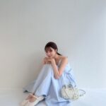 Alissa Yagi Instagram - 今日もお疲れ様でした✌️🤍 しふく。 dress @rosary.moon shoes @zara Bag @miumiu