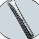 Alissa Yagi Instagram - @diorbeauty カプチュールトータルシリーズから "ヒアルショット"誕生。🤍 美容医療発想でお肌にヒアルロン酸を補充する部分用美容液。 そのヒアルロン酸の配合量は、ヒアルロン酸注射の約3本分…！ ヒアルショットで気になるエイジングサインを狙いうちしましょ。☺️🌱 #カプチュールトータル #ヒアルショット #ディオールファインジュエリー #supportedbydior