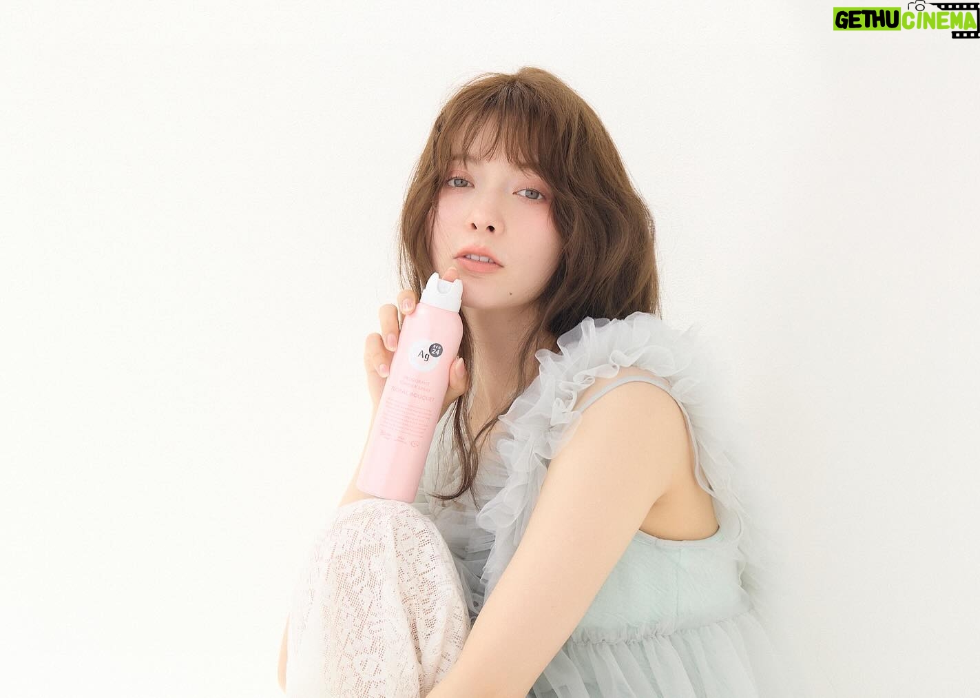 Alissa Yagi - 3 Likes - sweet web の
「八木アリサ、「エージーデオ24」で賢く、かわいく、朝美活♡」という企画で、
私のモーニングルーティンを紹介しています!
まもなく夏到来🌤️となるとニオイケアも
毎日の課題のひとつですよね…🤔📝
汗はもちろん、ストレスを感じると発生するストレス臭※というものもあるみたいで…!
そんな気になる汗臭やストレス臭※をケアしながら、
調香師さんが作ったいい香りを身に纏える
とっておきのアイテム"エージーデオ24"が
味方になってくれるはず☺️🫶🏻
(ちなみに私のお気に入りはヴァンミニョンという香り。🩵)
みんなもエージーデオ24で朝美活!
詳しくはsweet webの記事をぜひ読んでみてね💌
#PR #エージーデオ24 #sweet
#ひとつ上のニオイケア #朝美活
※ストレス臭を包み込んで嫌な匂いを目立たなくするSTハーモナージュ香料配合
販売名:パウダースプレー f(FB)(医薬部外品)、デオドラントロールオン(SW)(医薬部外品)、デオドラントロールオン(FB)(医薬部外品)