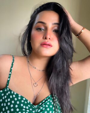 Aliya Naaz Instagram - It’s Sunday and here I’m too much busy doing nothing . 💁🏻‍♀️
.
.
.
.
#sundayselfie #explorepage #mumbaikar #mumbaigirls #bandrawest #bandra #mumbairains #instantbollywood #pinkvilla #pinkvillatelly #pinkvillasouth #bollywoodhot #pollywood #colorstv #indianactor #mumbaiactor #delhigirls #bollywoodfashion #viralvideos #viralpost #indiangirls #indiangirl #sfspost #goregaon #andheriwest #filmcitymumbai #ramojifilmcity #viralgirl #kolkatagirl #chandigarhmodels