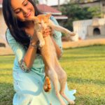 Aliya Naaz Instagram – Never been on set where there is no cat🐈❤️🎬
.
.
.
.
.
.
#shoot #cat #catsofinstagram #shootdiaries #happiness #love #instagram #indiancat #mumbai #madhisland #filmcity #greenery #loveyourself #lifestyle #pinkvilla #instantbollywood #cute #purelove #actorslife #maladwest #hashtag #sfs #sfspost #catlovers #bollywood #dreams