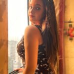 Aliya Naaz Instagram - Skin like caramel & I’m sweet like it too 🥧 . . . . #goldenhour #sunkissed #goldenhourlight #goldenhourphotography #mumbaikar #mumbaigirls #indiangirls #indiangirl #happydiwali #delhigirls #kolkatagirl #bengali #bonggirl #sunlightphotography #selfportraitphotography #viralgirl #bandra #goregaon #powai #hashtagstrategy #southindianactress #indianactress #likeforlikebacks #likeforlikes #sfspost #sfsmasivo #sfs #eveningvibes #happyhours #rawphotography