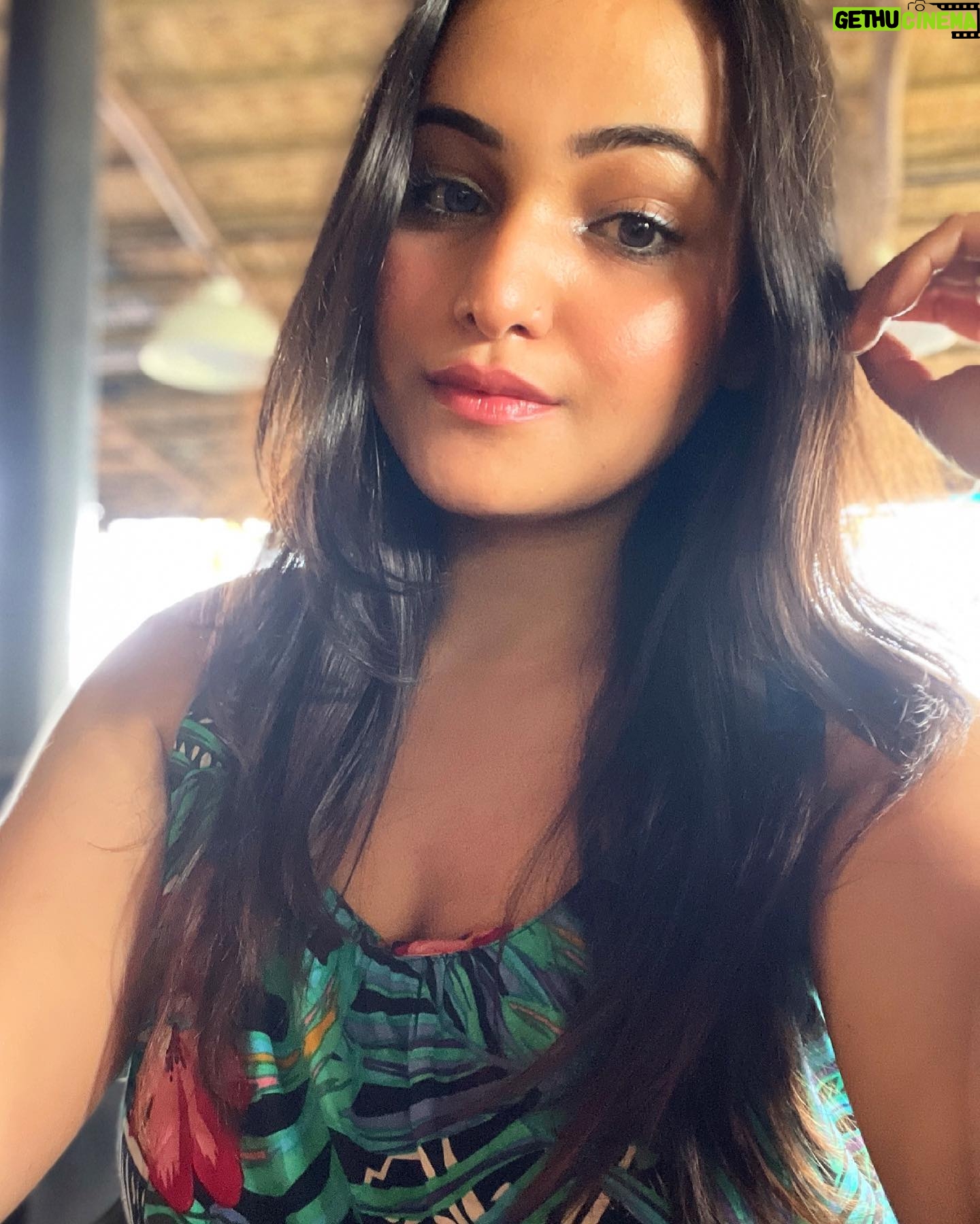 Aliya Naaz Instagram - Love is not an act, its a quality❤️ . . . . . . . #selfportrait #instadaily #instagram #love #beyou #bereal #goodvibes #positivevibes #sfs #grateful #likesforlike #likeforlikes #followforfollowback #glowup #mumbai #mumbaigirls #goa #goan #goadiaries #bonggirl #travel #instantbollywood #bollywood #actorslife #selflove #trending #indian #indiangirl #selfietime #bandrawest