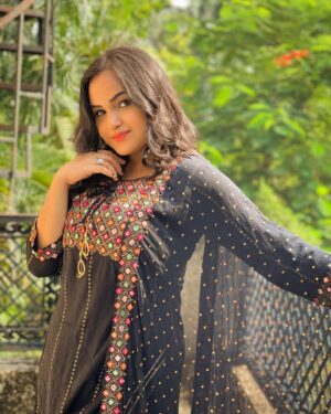 Aliya Naaz Instagram - And then /
There’s me .
.
.
.
Kurta set from @ziva_fashion1 
@myntra 
.
.
.
#aliyanaaz #bollywoodhot #indiantelevision #indianactress #pinkvillatelly #pinkvillafashion #pinkvillasouth #sonakshisinha #instantbollywood #blacksuit #pakistanisuits #myntrafashion #colorstv #starplusserials #altbalaji #indiangirls #indiangirl #desigirl #mumbaiactor #mumbaifilmcity #killicknixonstudio #e24 #indianwebseries #bollywoodstyle #indiansuit #mumbaimodels #southindianactress #ramojifilmcity #balajitelefilms #salmankhanfilms