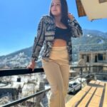 Aliya Naaz Instagram - Keep talking while i keep living ! . . . . . . #manali #manalidiaries #himachal #himachalpradesh #travelgram #increadibleindia #burwa #ataltunnel #rohtang #aliyanaaz #ootd #ootdfashion #pinkvilla #pinkvillatelly #mumbaifashionblogger #mumbaitravelblogger #travelblogger #actorslife #colorstv #andheriwest #oshiwara #aramnagar #mumbaiactors #mumbaiactor