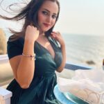 Aliya Naaz Instagram - Birds born in a cage think flying is an illness. . . . . . . #lastyearsameday .#goa #exploregoa #purplemartinigoa #goadiaries #goabeach #bagabeach #anjunabeach #panjim #goalove #offbeatgoa #beachvibes #artjuna #anjuna #bagabeachgoa #goaexplore #goan #mumbaigirls #mumbaigirl #indianocean #arabiansea #delhigirls #indiantravelblogger #travelgoa #vagatorbeach #chaporafort #lasolas #goahotels #explorepageedit #pinkvillasouth