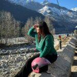 Aliya Naaz Instagram - 🤍 . . . . . . #manalı #himachalpradesh #himachal #kullumanali #aliyanaaz #snowfall #winterwonderland #ootd #winterootd #travelgram #instantbollywood #pinkvillafashion #himachaltourism #northindia