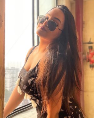 Aliya Naaz Instagram - Trouble never looked so fine🍁.
.
.
.
#selfportrait #sunkissed #mumbaigirls #actorsofindia #mumbaigirl #kolkatagirls #punjabigirl #chandigarhgirls #northeastgirls #delhigirls #goregaonwest #bandrawest #bonggirl #instantbollywood #pinkvilla #pinkvillatelly #altbalaji #goldenhour #southindianactress #southindianactor #indiantelevision #zeetv #indianmodels #sonakshisinha #sonakshisinhahot #hashtag #filmygyan #bollywoodhot