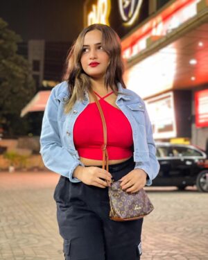 Aliya Naaz Instagram - Movie night ❤️
.
.
.
.
.
.
#mumbai #mumbaikar #aliyanaaz #andheriwest #oshiwara #redstyle #aliya #pinkvilla #pinkvillafashion #pinkvillasouth #bigboss16 #colorstvserial #balajitelefilms #arvindbabbalproductions #crimepatrol #saavdhanindia #indiaforums #indianwebseries #webseries