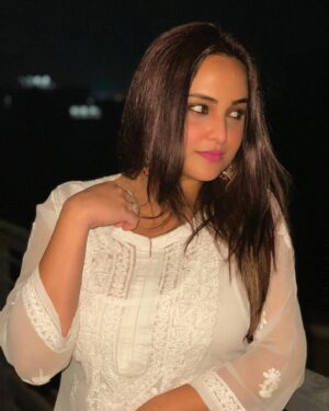 Aliya Naaz Instagram - Many have an idea of me. Few  get the picture 🍁
.
.
.
.
.
#rumiquotes #moviequotes #indiangirl #indiangirls #whitesuit #chikankarikurta #lucknowichikankari #aliyanaaz #colorstv #sabtv #rashmisharmatelefilms #balajitelefilms #pinkvilla #tellycelebs #tellychakkar #mumbaigirls #chandigarhmodels #mumbaiactor #bollywoodhot #bollywoodstyle #kumkumbhagya #zeetv #indianfashionblogger #indianwebseries #aquarius #blessed #altbalaji #fourlionsproduction #tmkoc #hashtaginstagram