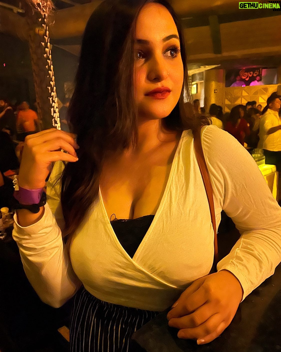 Aliya Naaz Instagram - If everybody got it,i don’t want it 🖤 . . . . . . #graditude #love #goodvibes #happiness #quotestoliveby #captions #mumbai #bandrawest #indiangirls #indian #classic #opa #opabarandcafe #mumbainightlife #afterwork #popularhashtags #hashtag #sfs #sfspost #follow #nstagram #mumbaigirl #instantbollywood #pinkvilla #bollywood #aliya #trending