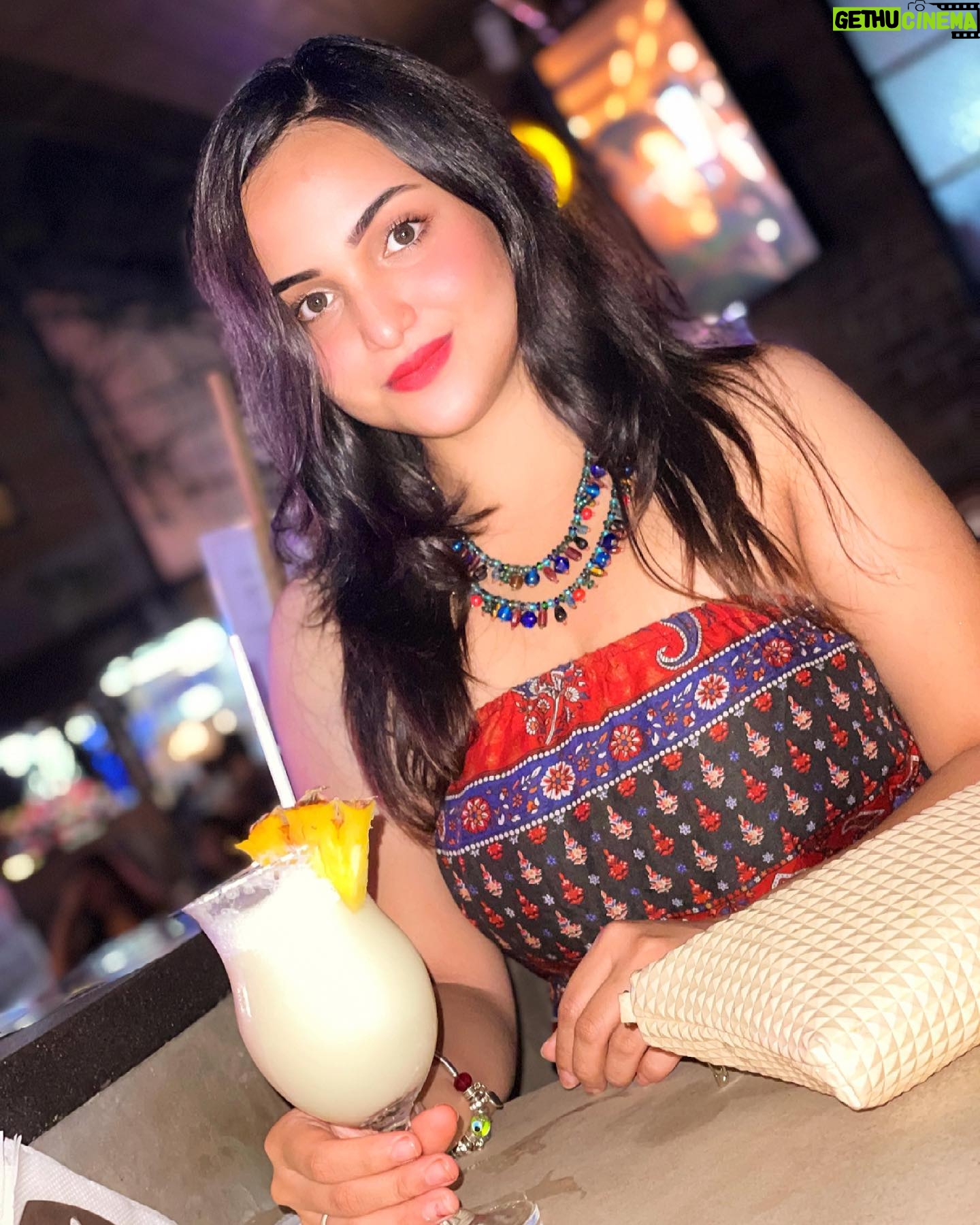 Aliya Naaz Instagram - One day all the people who didn’t believe you will tell others how they met you 💯❤️ . . . . . #quotesaboutlife #graditude #grateful #loveyourself #happiness #aliya #indian #popular #popularhashtags #hashtag #mumbai #mumbaikar #mumbaigirls #indiangirl #bollywood #instantbollywood #pinkvilla #instagram #girl #casualstyle #beachstyle #glowup #goa #northgoa #cafecapetown #titoslane #bonggirl #goodtimes #siliguri #location