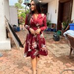 Aliya Naaz Instagram - “The wisdom of life consists in the elimination of non-essentials” Lin Yutang . . . . #wisdomquotes #philosophyquotes #lifequotestagram #shootlife #mumbai #mumbaigirls #filmcitymumbai #mumbaifilmcity #amazonprimevideo #actorslife #actorslifestyle #setlife #madhisland #kolkata #bonggirl #bong #indiangirls #indianactress #instantbollywood #pinkvillasouth #pinkvillatelly #sfspost #goregaonwest #bandrawest #filmcity #ramojifilmcity #hashtagstrategy #dress #actresslife #foryoupage