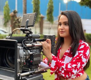 Aliya Naaz Instagram - Pouring into things that preserves me !💯
.
.
.
.
.
.
#actinglife #actorslife #actorslife #redcamera #camera #shooting #candid #candidphotography #mumbai #mumbaiactor #bollywoodsongs #instantbollywood #pinkvillasouth #pinkvillafashion #pinkvillatelly #colorstvserial #tamilcinema #kannadaactress #southindianactress #indianactress #altbalaji #balajitelefilms #nagin6 #yehrishtakyakehlatahai #mxplayer #limitless #filmygyan #voompla #punjabiactress #filmcitymumbai #goregaon