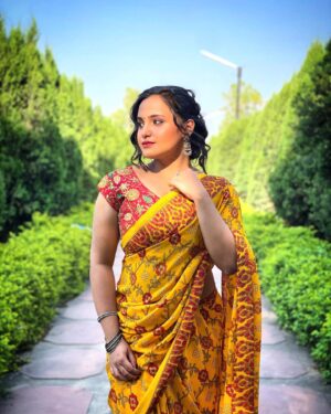 Aliya Naaz Instagram - Saree is forever love ♥️
.
.

Styled by @that_dumala_gurl 
Picture credit @princethakur0308 
.
.
.
.
#saree #sareefashion #sareelove #chandigarh #shooting #chandigarhmodels #punjabiactress #southindianactress #instantbollywood #pinkvillasouth #pinkvillafashion #pinkvillatelly #indianwebseries #netflixindia #mxplayer #ullugold #filmcitymumbai #goregaonwest #mohali #delhi #kolkata #actorslife #indiangirls #indiangirl #sareelovers #indianmodel #followforfollowback #chandigarhgirls #tamilcinema #telugusongs