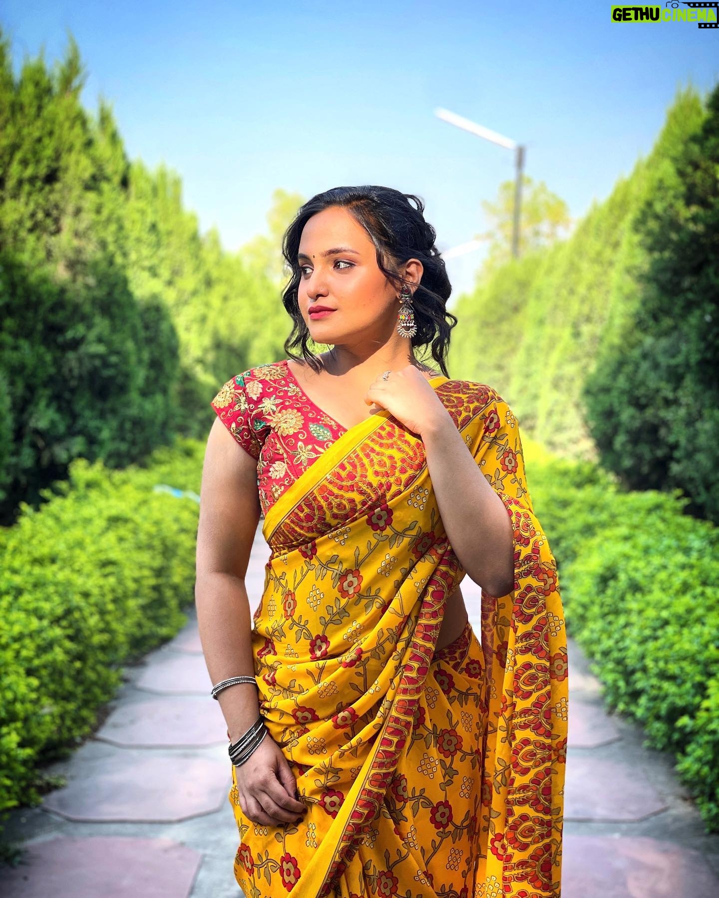 Aliya Naaz - 7.4K Likes - Saree is forever love ♥️
.
.
Styled by @that_dumala_gurl
Picture credit @princethakur0308
.
.
.
.
#saree #sareefashion #sareelove #chandigarh #shooting #chandigarhmodels #punjabiactress #southindianactress #instantbollywood #pinkvillasouth #pinkvillafashion #pinkvillatelly #indianwebseries #netflixindia #mxplayer #ullugold #filmcitymumbai #goregaonwest #mohali #delhi #kolkata #actorslife #indiangirls #indiangirl #sareelovers #indianmodel #followforfollowback #chandigarhgirls #tamilcinema #telugusongs
