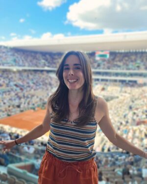 Alizé Cornet Instagram - Roland Garros from an other perspective 🎧🎤☀️