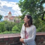 Alizé Cornet Instagram – “Voyager vous laisse d’abord sans voix, avant de vous transformer en conteur.”

Love from Prague 💕