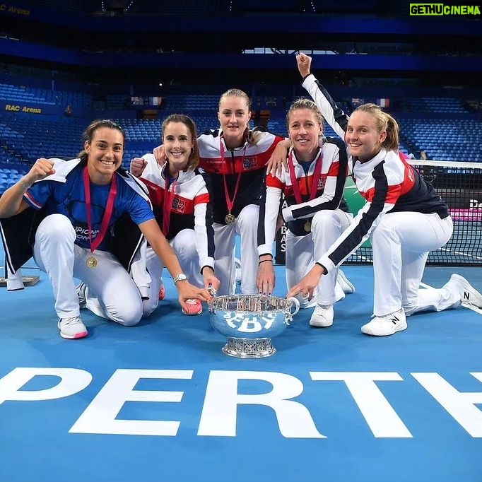 Alizé Cornet - 7.5K Likes - If this Australian Open was to be my last one, I can't help but look back on everything that Australia has meant for me throughout my career :
- The beginning of this incredible streak of Grand Slam participations in 2007 (2)
- My first 4th round in GS in 2009 and my first (and only) quarter final in 2022 (3,4)
- A WTA title in Hobart in 2016 (5)
- The wins in Hopman Cup in 2014 (6) and in Fed Cup in 2019 (7)
So many intense memories that will always connect me in a special way to this country.
Playing on the courts of Melbourne Park has been an honor and a thrill, and I was lucky enough to experience it 19 times ! The atmosphere there is almost unmatchable.
Feeling a bit blue right now, but there is also so much to be happy about.
It was a hell of a love story mate. Thank you 🥲💙