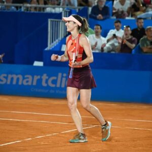 Alizé Cornet Instagram - Quel immense bonheur de jouer ce premier jour de @hopmancup avec mon ami @richardgasquet34 et de ramener cette première victoire pour la France 💪🇨🇵

Et tout ça sur les courts de mon club devant un public au rendez-vous 😍🥹🙏 #IssaNissa 

A tout à l'heure pour notre deuxième match contre la Suisse où nous essayerons de gagner notre place en finale ! ✊️