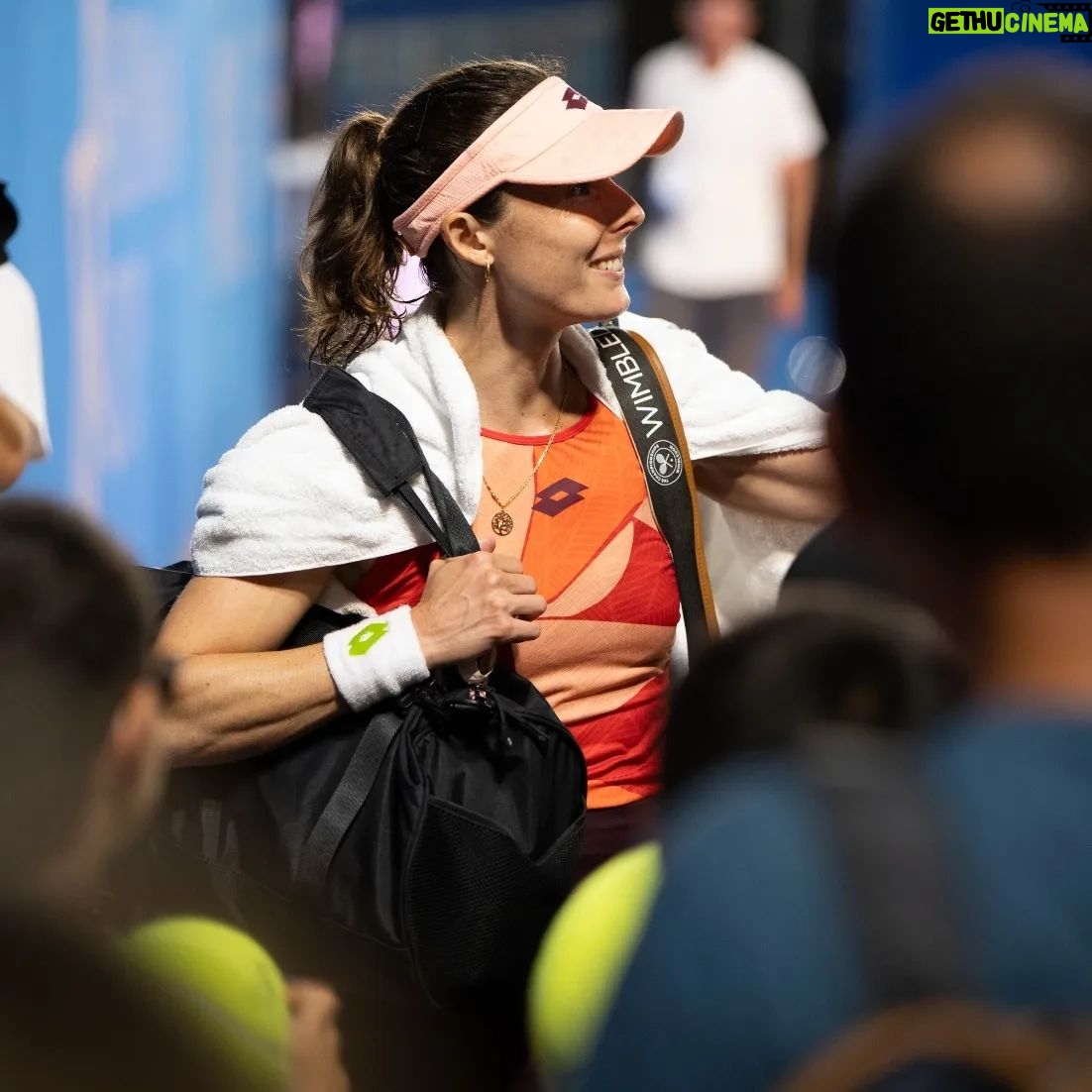 Alizé Cornet - 4.6K Likes - Quel immense bonheur de jouer ce premier jour de @hopmancup avec mon ami @richardgasquet34 et de ramener cette première victoire pour la France 💪🇨🇵
Et tout ça sur les courts de mon club devant un public au rendez-vous 😍🥹🙏 #IssaNissa
A tout à l'heure pour notre deuxième match contre la Suisse où nous essayerons de gagner notre place en finale ! ✊️