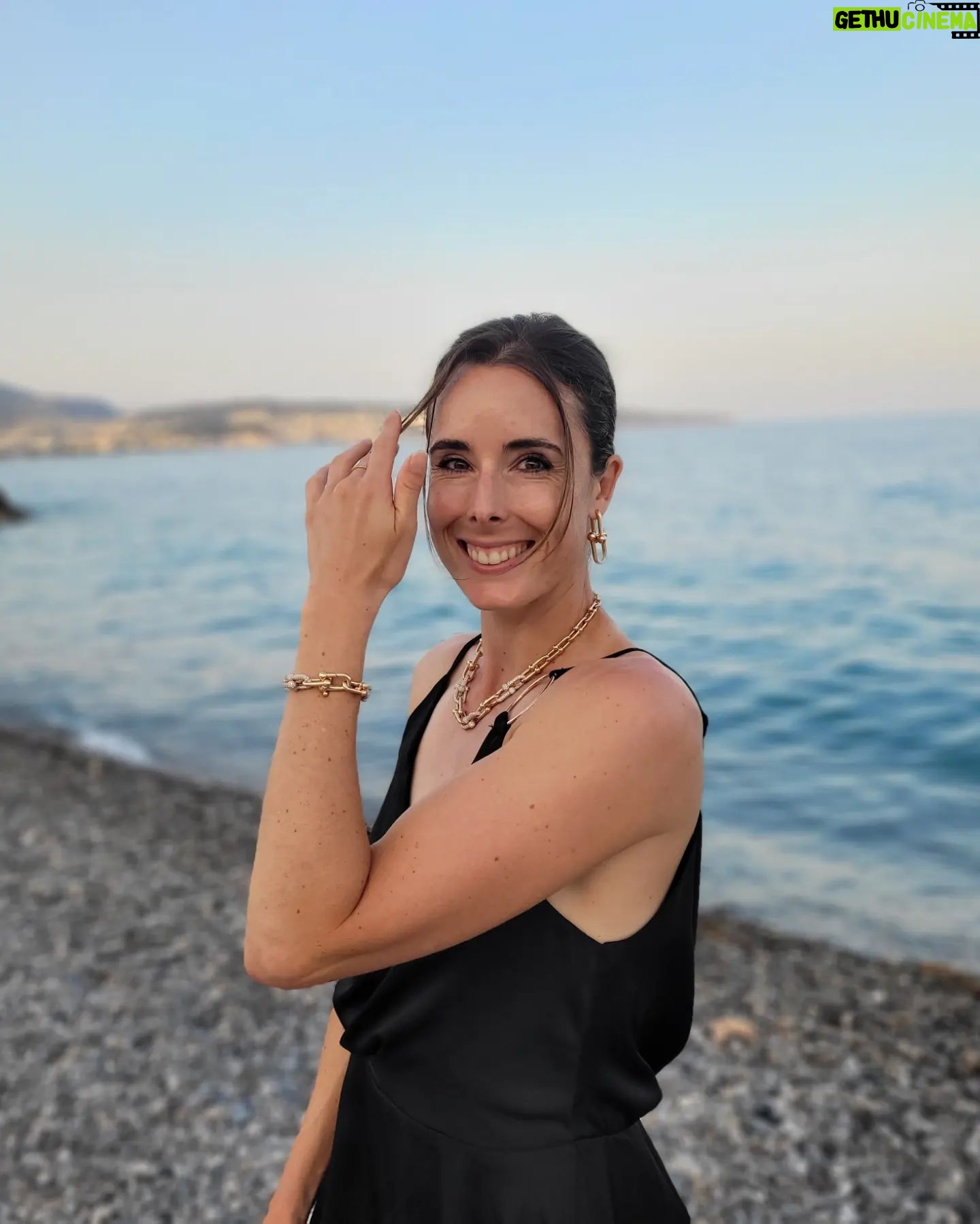 Alizé Cornet - 8.4K Likes - Hopman Cup cocktail in good company ✨️💍💎
@tiffanyandco @hopmancup