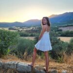 Alizé Cornet Instagram – Des vacances en famille qui font du bien ❤️
Mes premières vacances en plus de 8 mois 🫠
Ma tête, mon cœur et mon genou en avaient besoin 🙏
Merci la Corse pour toute cette beauté et authenticité 💚🌱🌳