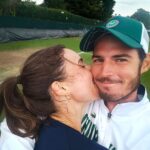 Alizé Cornet Instagram - "𝑻𝒐𝒖𝒕 𝒂𝒓𝒓𝒊𝒗𝒆 𝒑𝒐𝒖𝒓 𝒖𝒏𝒆 𝒓𝒂𝒊𝒔𝒐𝒏" Je comprends mieux ce que cela veut dire maintenant. Tout ce temps, c'était toi ma raison ❤️ Et depuis toi, tout a un sens. Joyeux anniversaire mon grand amour 🦆🥰