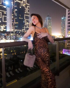 Alizée Paradis Instagram - Let your light shine so brightly that others can see their way out of the dark. I will love the light for showing me the way. 
Yet I will endure the darkness for showing me the stars. ⠀⠀⠀⠀⠀⠀⠀⠀⠀⠀⠀⠀
Dress @bellbeachwear