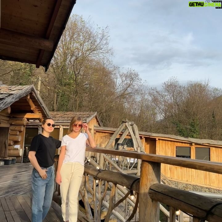 Alla Mikheeva Instagram - Прекрасная баня, замечательная команда! Спасибо 🤍🤍🤍❄️❄️❄️🧖♀️🧖♀️🧖♀️ Фантастическая атмосфера гор и невероятного удовольствия 🌊 @bansk.ru @pashabunin еще раз спасибо 🙃