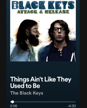 Alli Neumann Instagram - listen to black keys - things ain’t like they used to be 
was ist der beste black keys song?

📸 @stephie.braun 💜