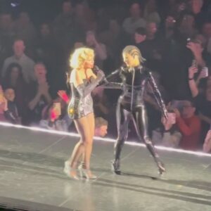 Allison Dunbar Instagram - Madonna last night with bestie @thekevinkirkpatrick was 🫦🔥🔥🔥🔥🔥🔥🌟🌟🌟🌟🌟💃💃💃💃💃