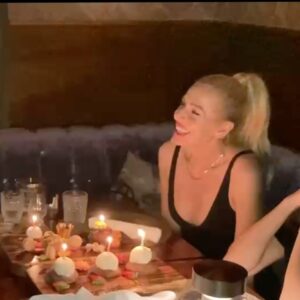 Allison McAtee Instagram - ✨#andthecelebrationscontinue ✨ #justlikethat #anothertriparoundthesun☀️ #gratefulheart ❤️ #septemberborn #libraseason #birthdayvibes🎂