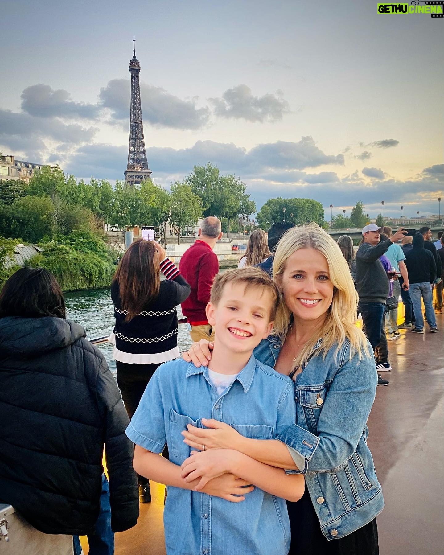Allison Munn Instagram - Wrapping up a whirlwind of a summer with family & friends. Big thanks to my kids for being great travelers and @talrabinowitz & @alecsulkin for being incredible hosts.