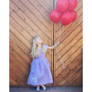 Allison Munn Instagram - Six wonderful years with this firecracker. Happy Birthday, Sweet Girl. 👑
