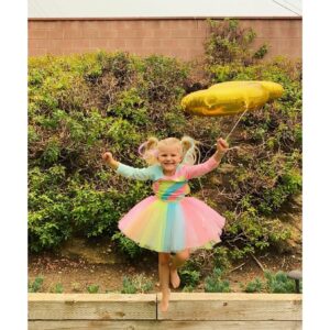 Allison Munn Instagram - We’re on Day 182 of quarantine & wildfires are raging nearby but this magical kid just turned 5 & that’s something to celebrate. 🖐