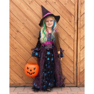 Allison Munn Instagram - My Pumpkins. Happy Weird Halloween. 😷🎃