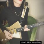 Allison Scagliotti Instagram - It’s raining in Los Angeles and I’m posting this to let @theguitarplayer know I haven’t forgotten to practice. #ernieballartist #jazz