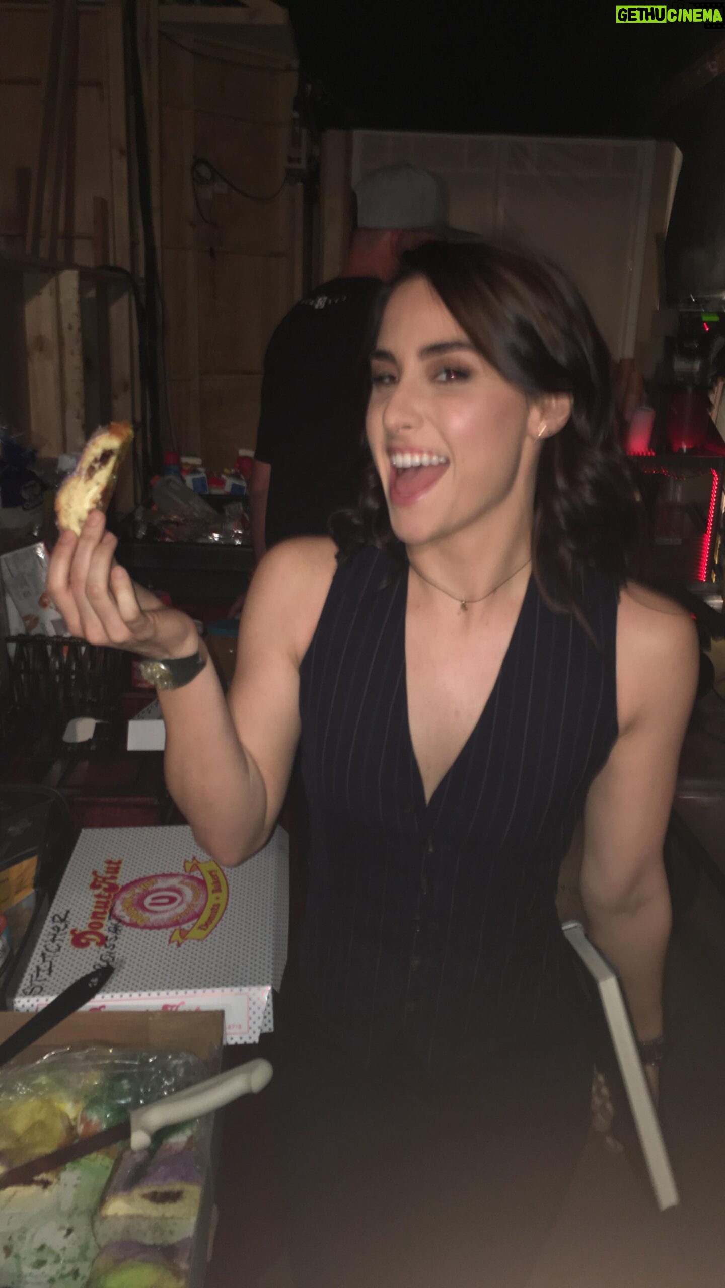 Allison Scagliotti Instagram - Joyeux Mardi Gras, y’all. Keep calm and eat that King Cake. #mardigras #laissezlesbonstempsrouler