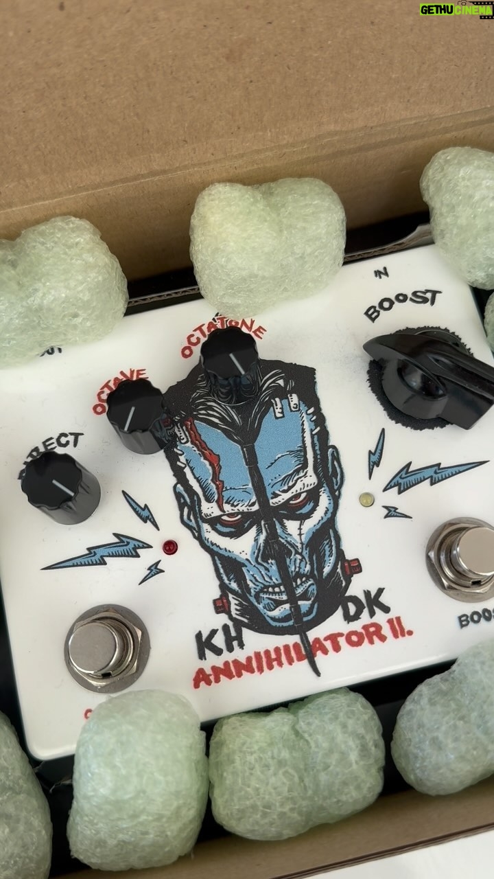 Allison Scagliotti Instagram - Mail day. Killer new pedal #foundonreverb from the one and only @doylewolfgangvonfrankenstein and KHDK. Time to annihilate. #pedalboard #guitargear #doylewolfgangvonfrankenstein