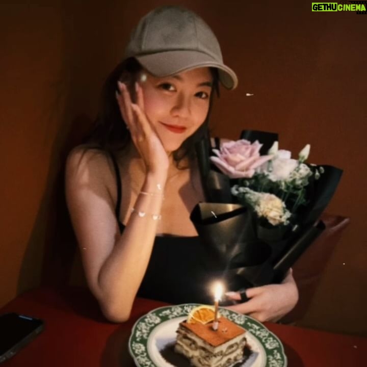 Ally Chiu Instagram - ❤️🖤 最近出門的量大概是我半年份吧 我再不出門就沒朋友了(開玩笑的☺️