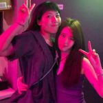 Ally Chiu Instagram - 🎬🎤🧩🖤 這是願望清單裡的角色 從一開始無數次的徬徨 再經過多次的排練 演員彼此的熟悉 很快的 在開拍時 她帶領我到了許多未知的領域 這趟旅程 太多美好的回憶 （撇開中間哭了無數次😆 / 正是因為妳在乎 所以妳哭了好幾次 謝謝你能共感 閱讀卡片裡的文字時 我充滿了無數的想像 我知道 也相信 我們都是在往更好目標前進 希望下次再見的時候 我們彼此又是更成熟的階段 殺青快樂 謝謝在2024的上半年讓我遇見《#那些你不知道的我》 的大家 我很愛你們呦❤️‍🔥 Ps其實我真的好捨不得跟這個角色說再見 @vibio.film