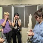 Ally Chiu Instagram - 🎬🎤🧩🖤 這是願望清單裡的角色 從一開始無數次的徬徨 再經過多次的排練 演員彼此的熟悉 很快的 在開拍時 她帶領我到了許多未知的領域 這趟旅程 太多美好的回憶 （撇開中間哭了無數次😆 / 正是因為妳在乎 所以妳哭了好幾次 謝謝你能共感 閱讀卡片裡的文字時 我充滿了無數的想像 我知道 也相信 我們都是在往更好目標前進 希望下次再見的時候 我們彼此又是更成熟的階段 殺青快樂 謝謝在2024的上半年讓我遇見《#那些你不知道的我》 的大家 我很愛你們呦❤️‍🔥 Ps其實我真的好捨不得跟這個角色說再見 @vibio.film