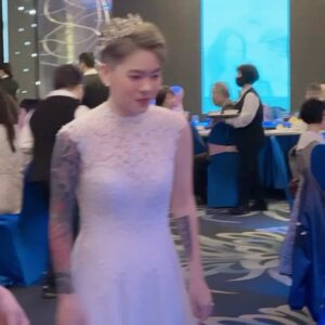 Ally Chiu Instagram - 💒🤍
看到我最愛的你們
都如此幸福快樂
就好替你們開心
答應我
一定要一直幸福下去
我愛妳們