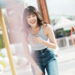 Ally Chiu Instagram - 這是一個夢寐以求的工作回憶 在這裡 我們盡情的玩耍 拍攝 無止盡的綻放彼此的笑容 彼此重拾 那個最純真 最美好 也最愛笑的我們 不知道從何時開始 照片裡的露齒笑 逐漸減少 小時候因為大暴牙被取笑 選擇了最傳統的鋼牙牙套 現在因為上鏡想追求更完美的牙型 所以再次戴上牙套 距離上次戴牙套已經是10年前 我是非常的期待又緊張🥹 這次選擇Zenyum綻雅隱形牙套 除了價格透明外 有三種隱形牙套方案都是均一價 因為工作的關係無法到處去診所評估 現在還提供了線上初步評估 上傳四張牙齒照片交由專業醫師評估 能先了解自己是否適合配戴 確認後就會有專員 幫你預約看診時間 還會針對住所 提供與你最鄰近的診所 非常的方便 我相信在每個階段裡 無論外在 內在 都會有想邁向更理想的樣貌與狀態 @zenyum.tw 也推薦給你們 一起變得更漂亮❤️ 期待重新戴上牙套不知道會變成怎樣的我😌 透過我的專屬連結評估 直接現折1,000元 即日起至3/31 於牙套付款前完成指定任務 隱形牙套最高疊加折扣13000元！ 🔗https://bit.ly/3U6pHBN 可以到限動點選喔 @zenyum.tw #Zenyum #SmileMore #綻雅台灣