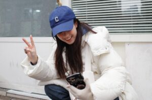 Ally Chiu Instagram - 這次來 因為天氣的關係我必須天天洗頭了⋯（喂～

記錄生活 讓影片變的有趣好看
其實不太容易
這次來我拍了2-3個不同主題的內容
DJI 相機 手機 交替
我每天都手忙腳亂的
從想腳本到拍攝 已經很燒腦了
還有更重要的剪輯（謝謝我的剪接師🫶🏻
真的辛苦了每一位拍片 後期的大家

期待與你們分享的那天🤍